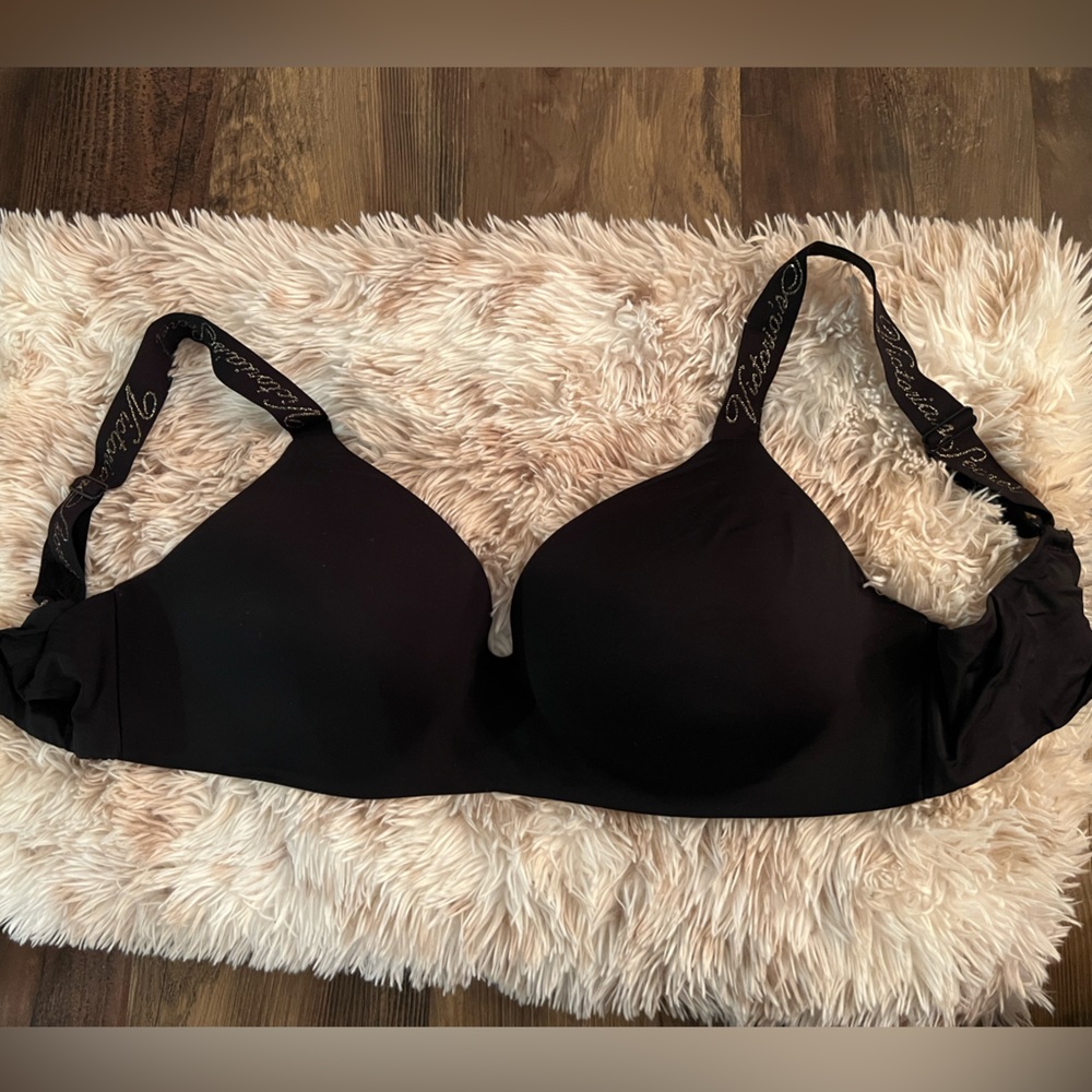 38DD wireless Victoria’s Secret bra